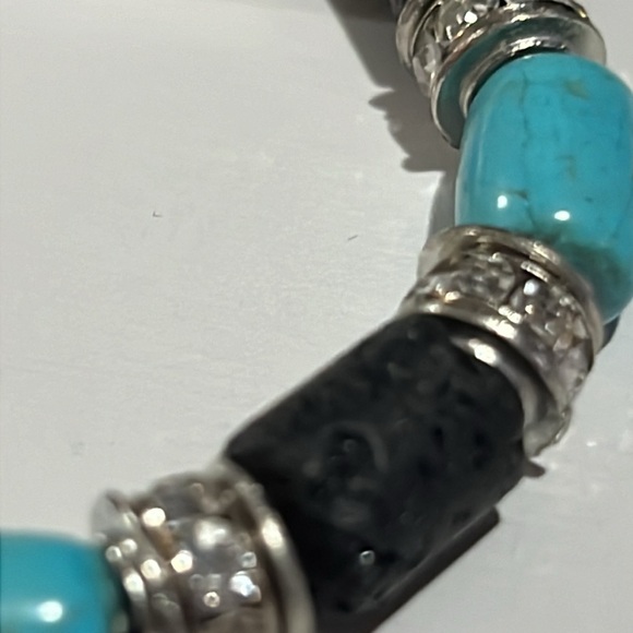 Black silver tone turquoise colored stretch bracelet new - Picture 2 of 4